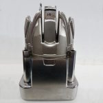 solda-a-laser-em-molde-de-injecao-de-peca-automobilistica-scaled